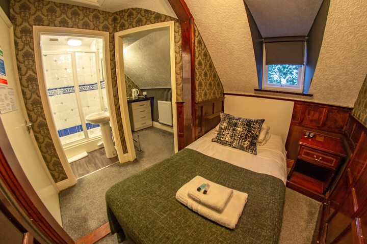Room 44 of 97