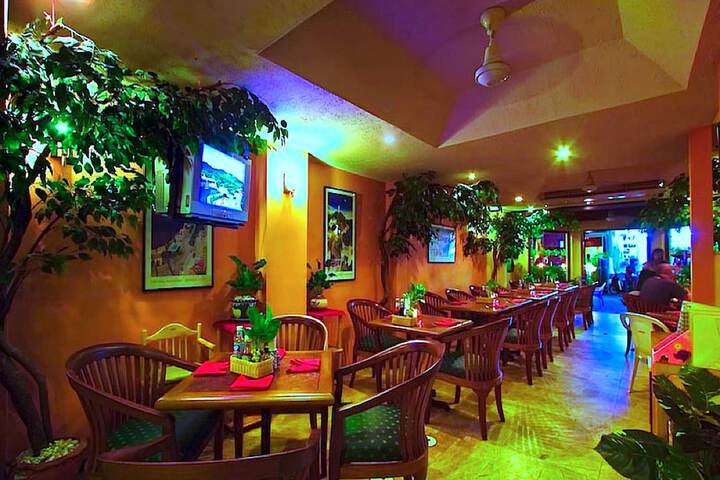 Dining Photos