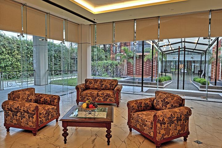 Insignia Hotels & Resorts