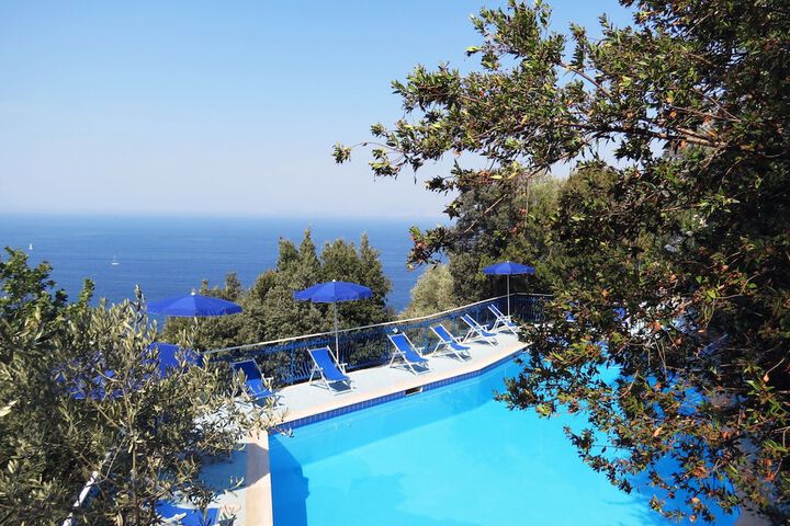 Pool Hotel