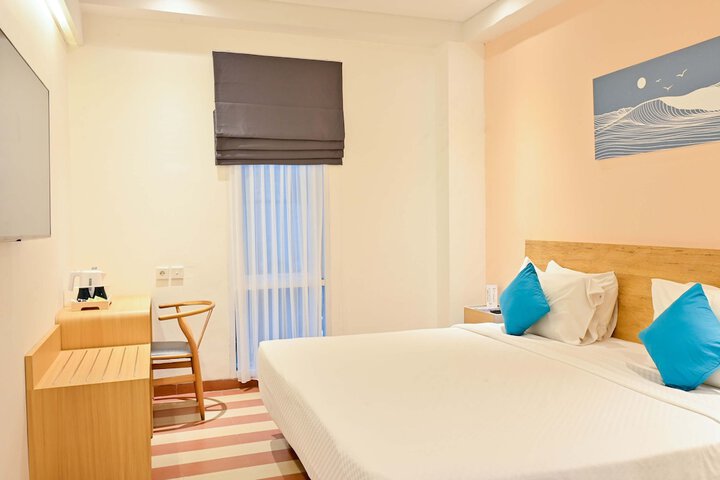 Room 43 of 168
