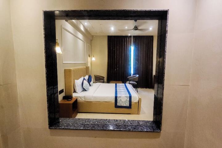Room 21 of 38