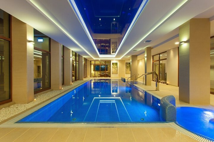 Pool 16 of 54