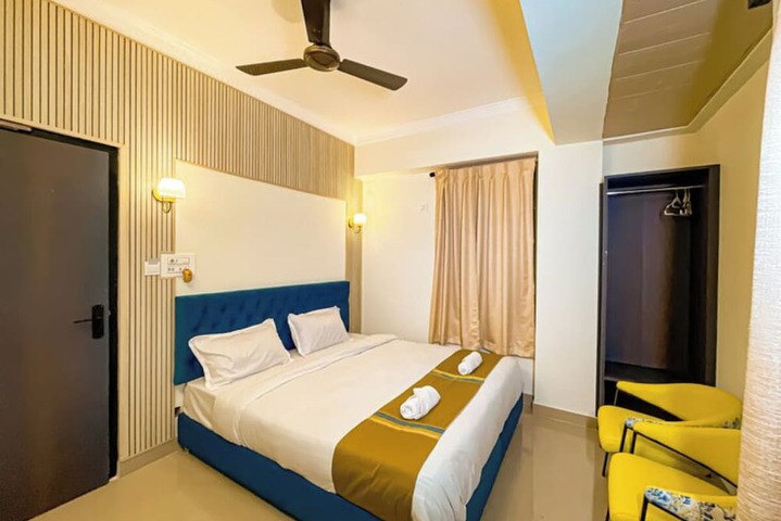 Room 3 of 9
