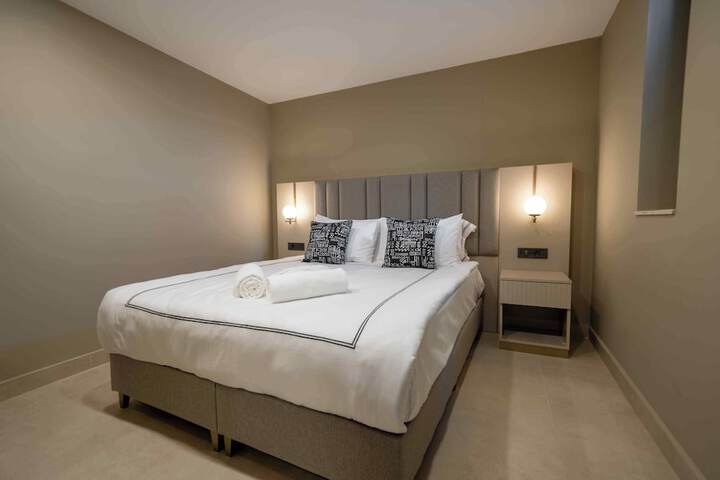 Room 6 of 50