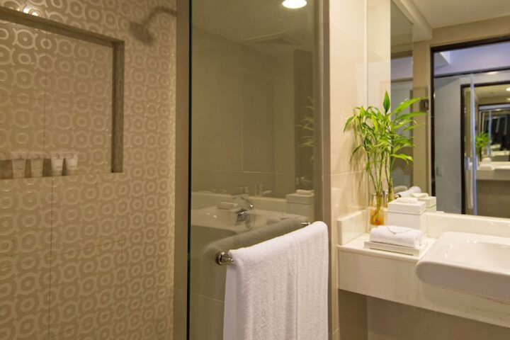 Room 15 of 25