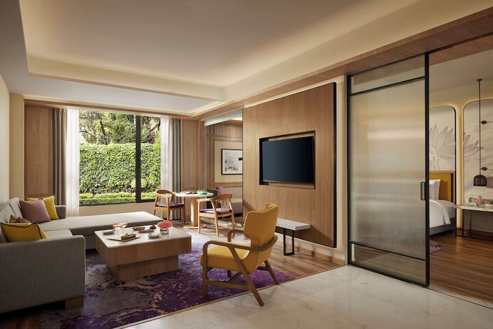 Room 12 of 32