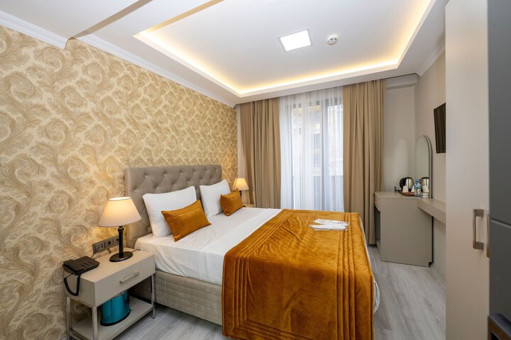 Room 33 of 75