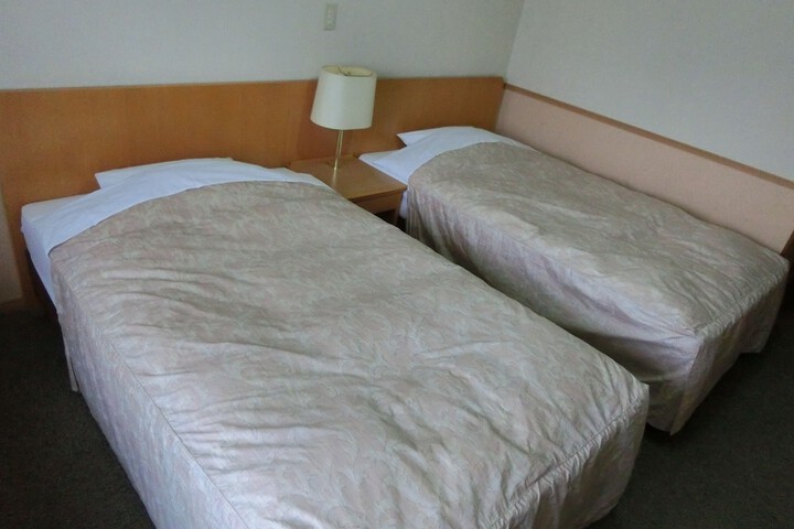 Room 5 of 40