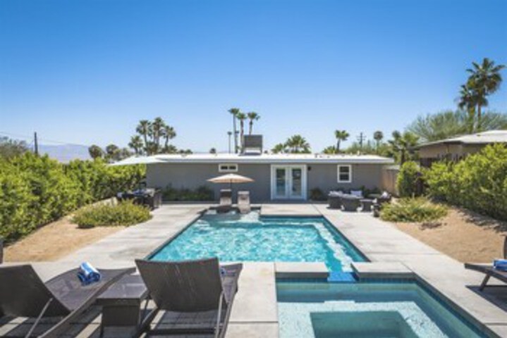 Pool 19 of 33