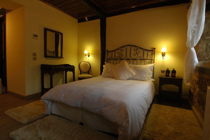Room 4 of 74