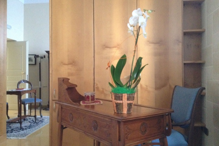 Room 25 of 94