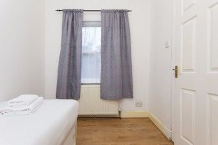 Room 16 of 24