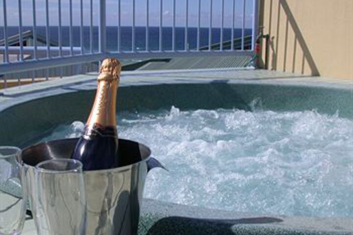 Hot Tub 52 of 59