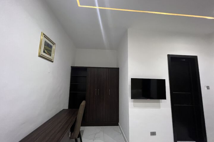 Room 36 of 100