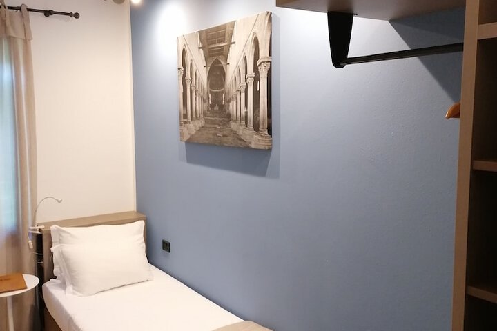 Room 16 of 78