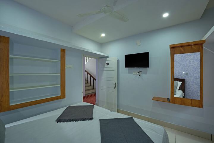 Room 4 of 25