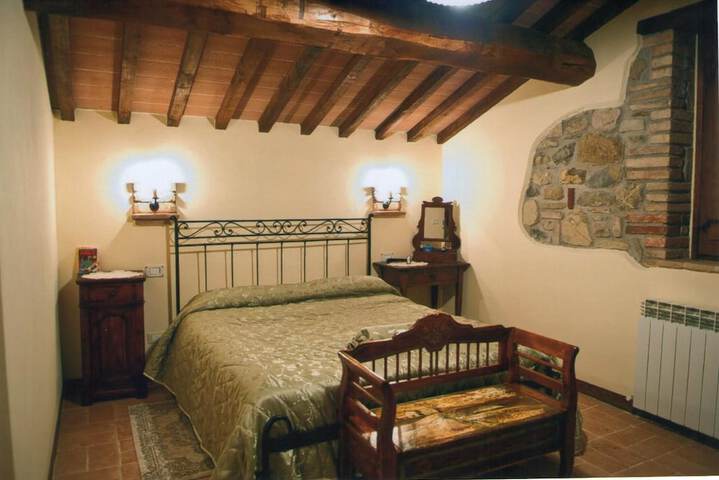 Room 2 of 69