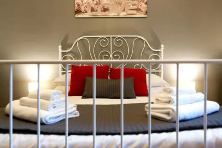 Room 2 of 22