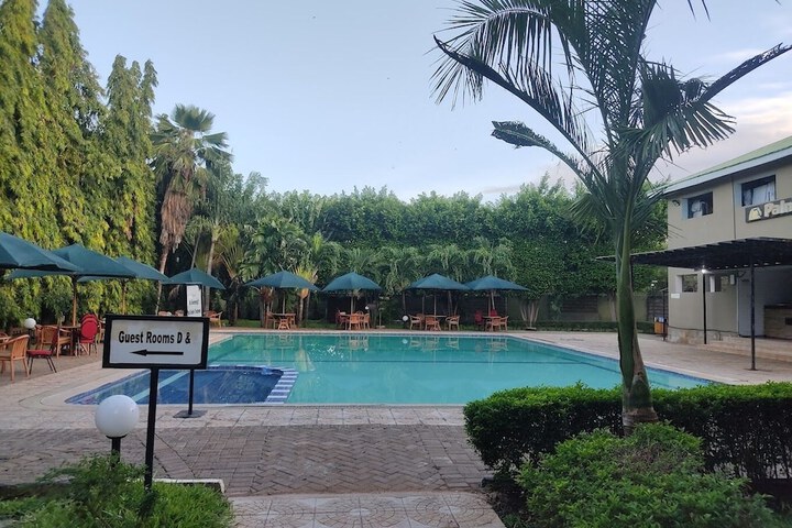 Pool 25 of 53