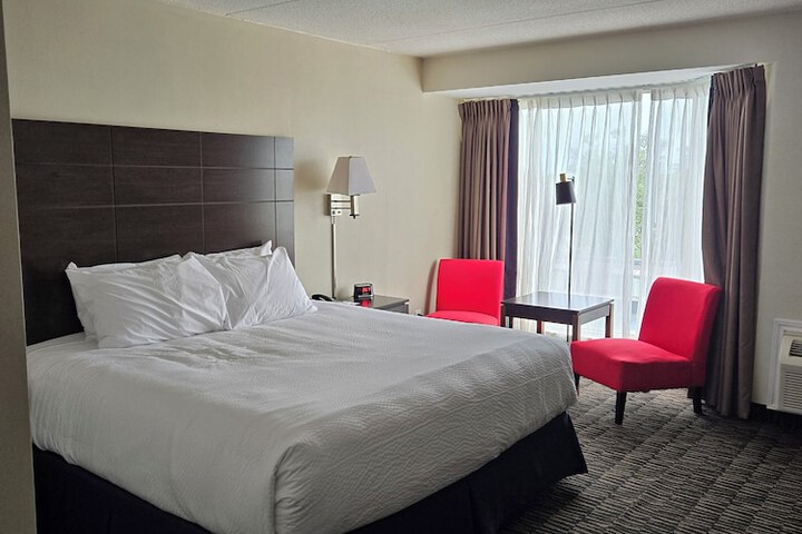 2 Queen Beds (30 of 31)