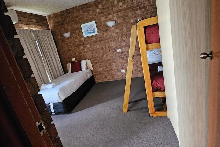 Room 14 of 34