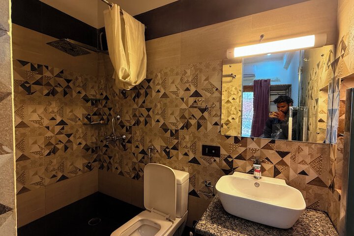 Room 60 of 95