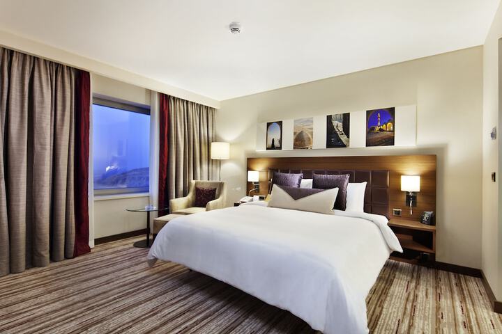 Room 5 of 25