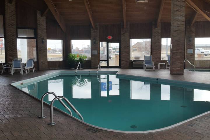 Pool 33 of 52