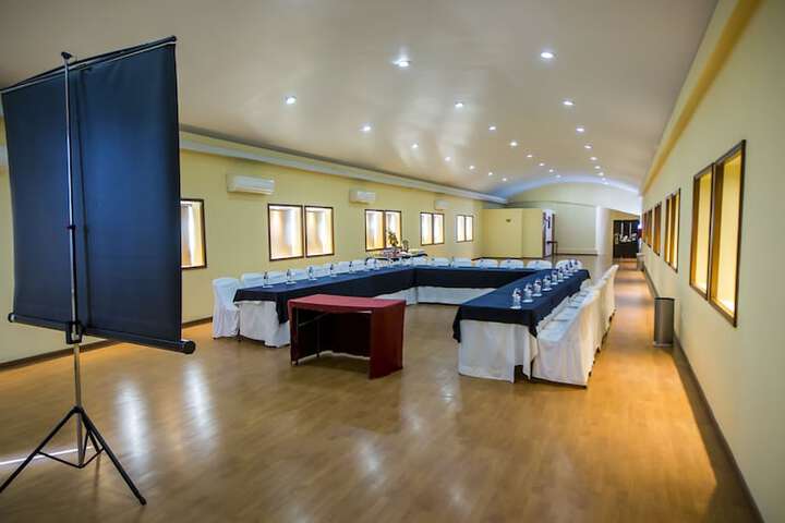 Business Center 64 of 69