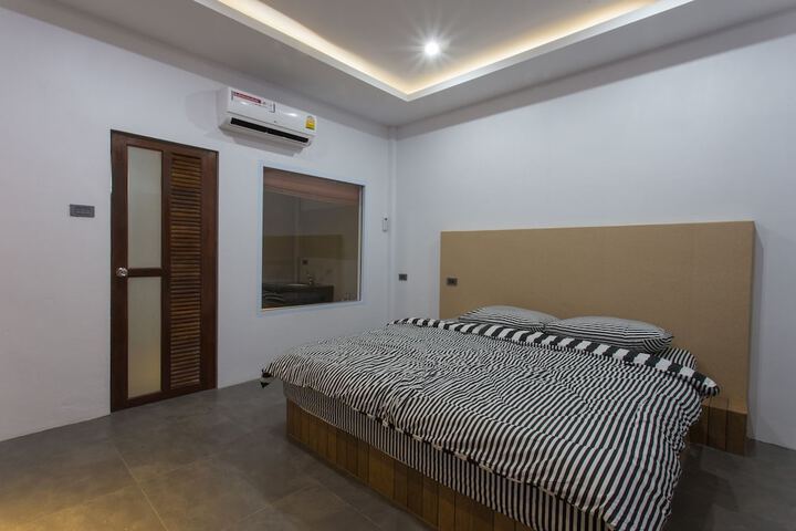 Room 3 of 49