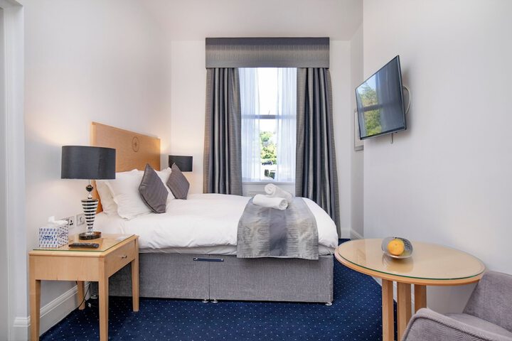 Room 10 of 64