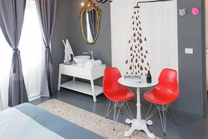 Room 14 of 22