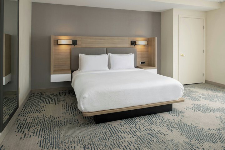 Room 10 of 50