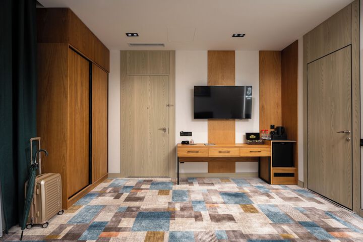 Room 9 of 52