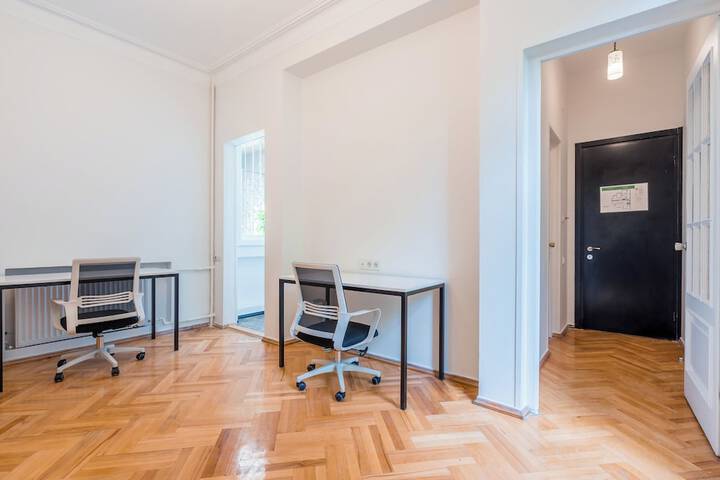 Business Center 99 of 139