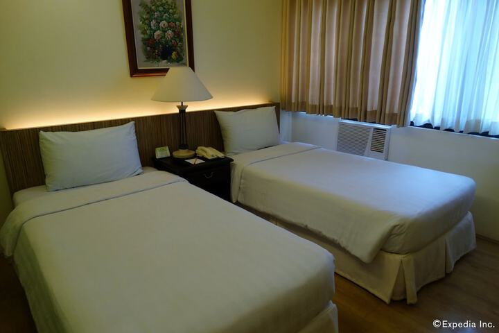 Room 13 of 44