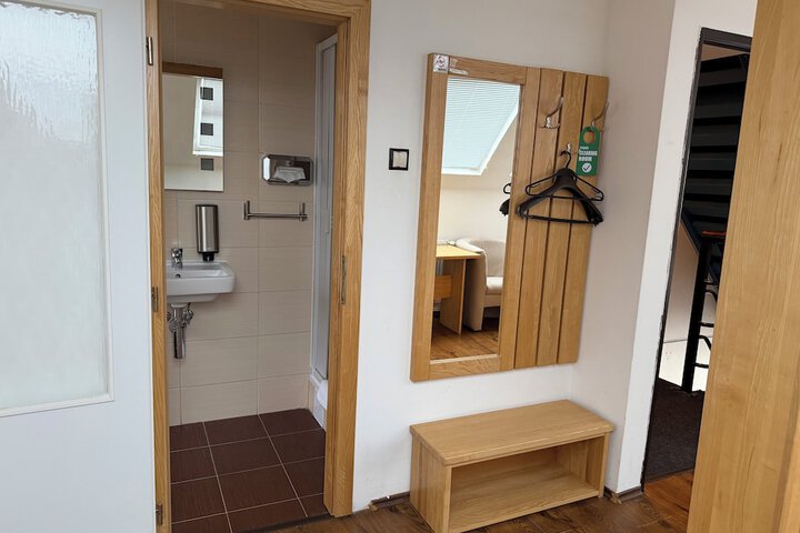 Room 54 of 167