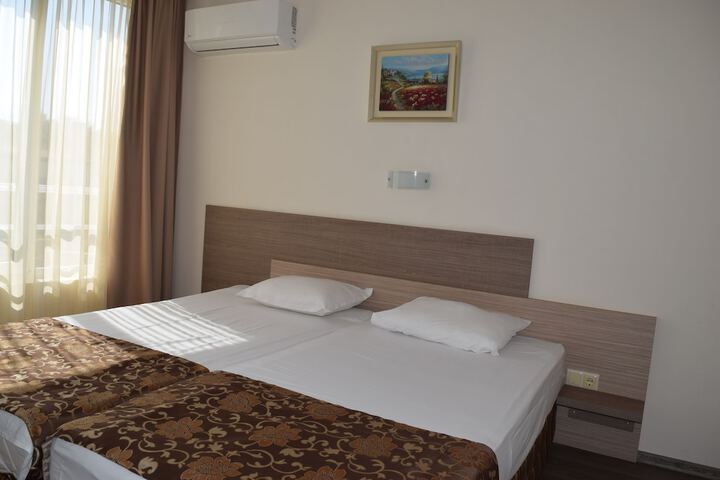 Room 7 of 68