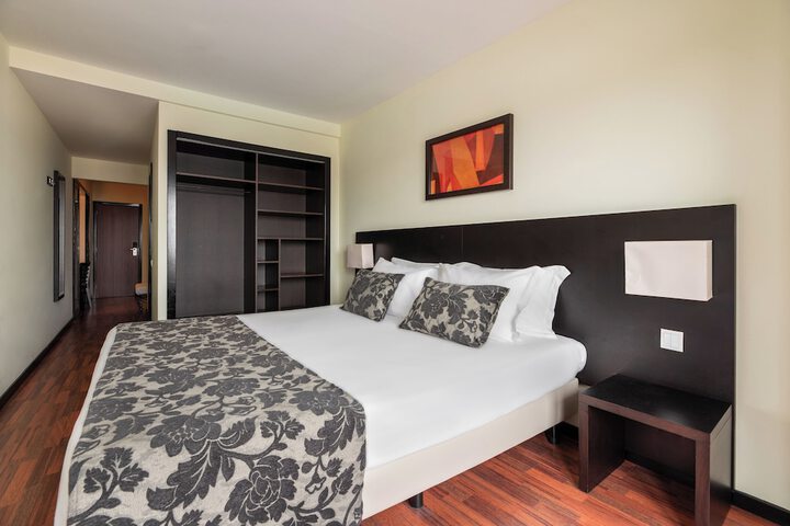 Room 30 of 135