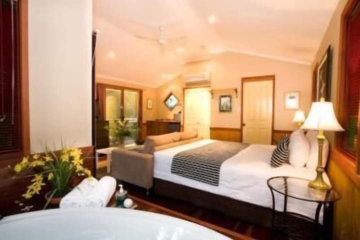 Room 13 of 31