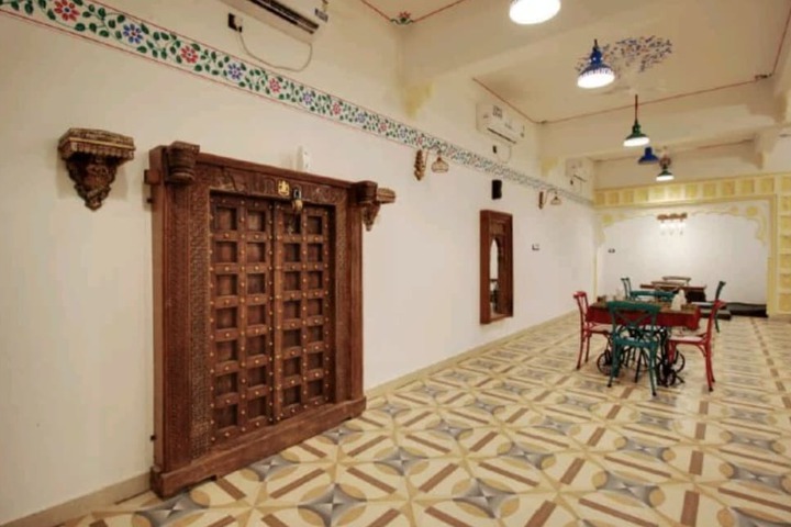 Ballroom/Hall 55 of 70