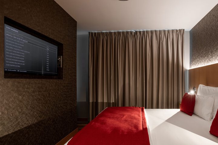 Room 6 of 46