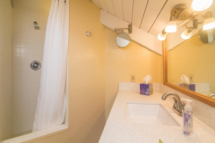 Room 42 of 120