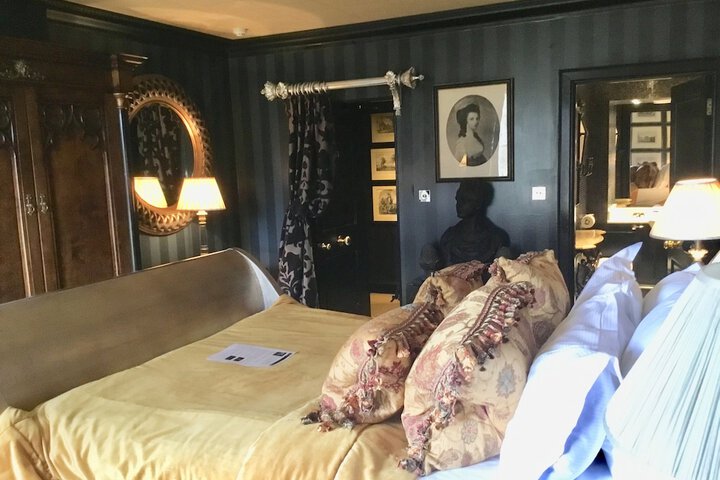 Room 38 of 176