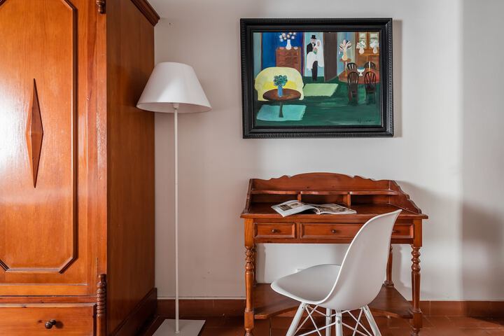 Room 12 of 33