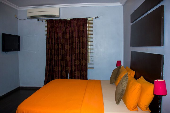 Room 15 of 39