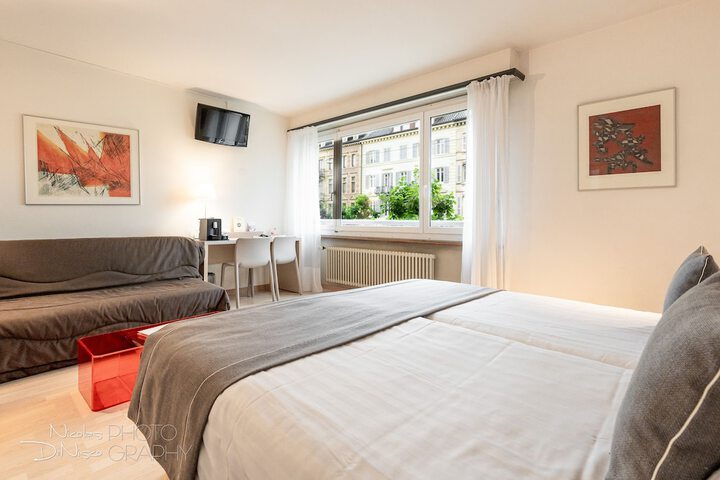 Room 10 of 48