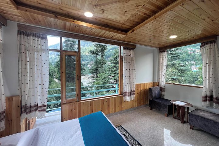 Room 5 of 6