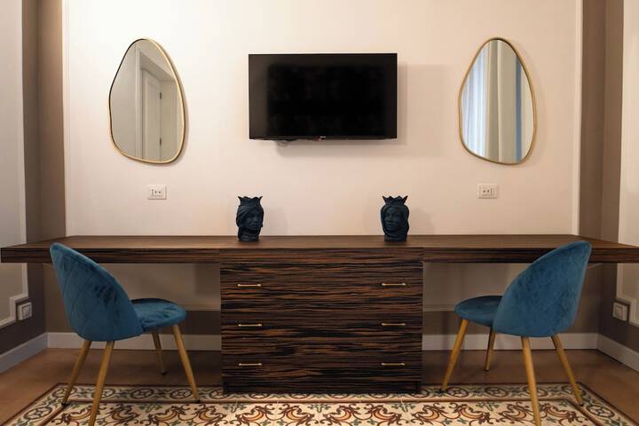 Room 3 of 11